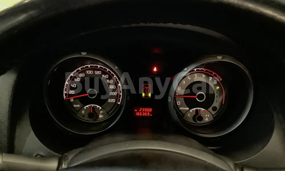 Vehicle photo 7