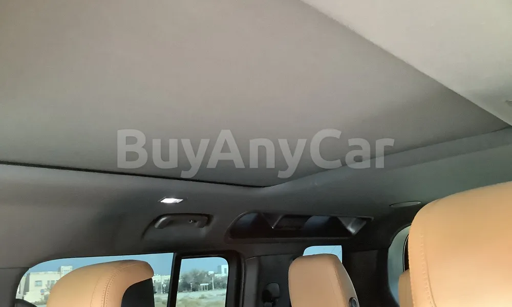 Vehicle photo 9