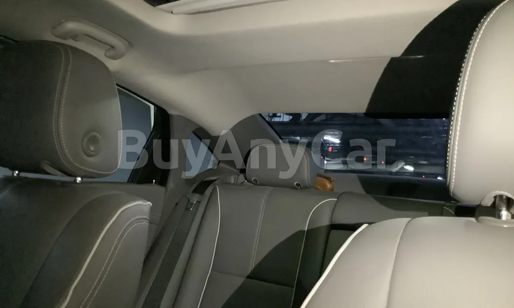 Vehicle photo 8
