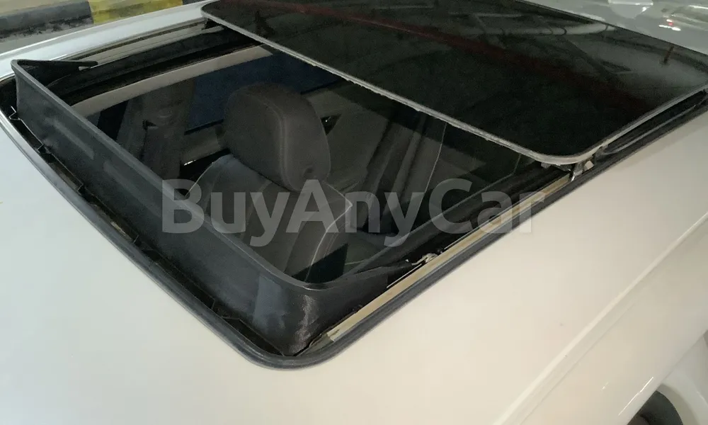 Vehicle photo 5