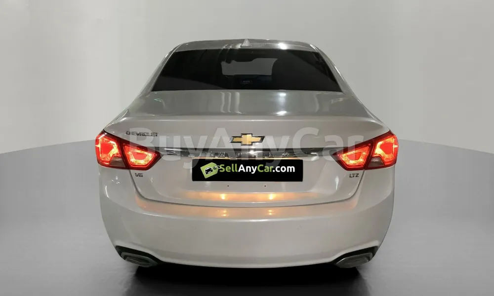 Vehicle photo 2