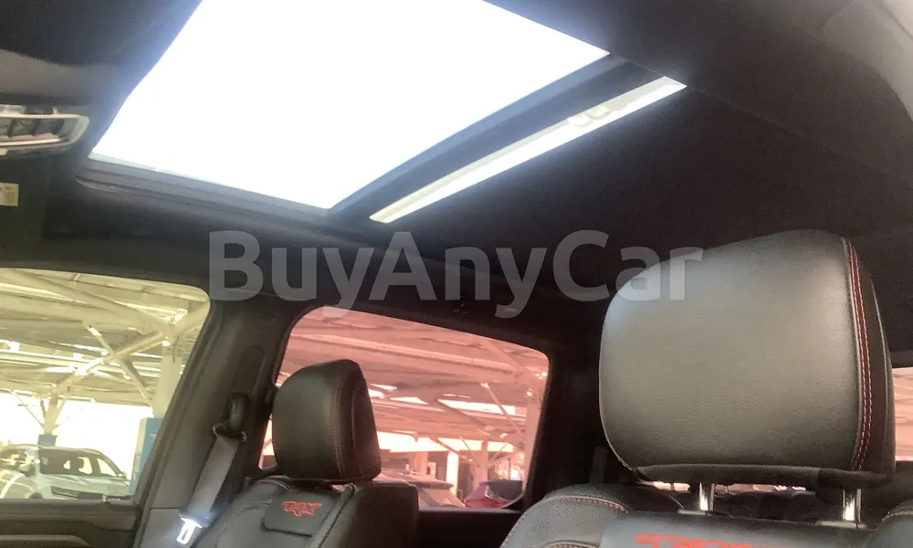 Vehicle photo 9