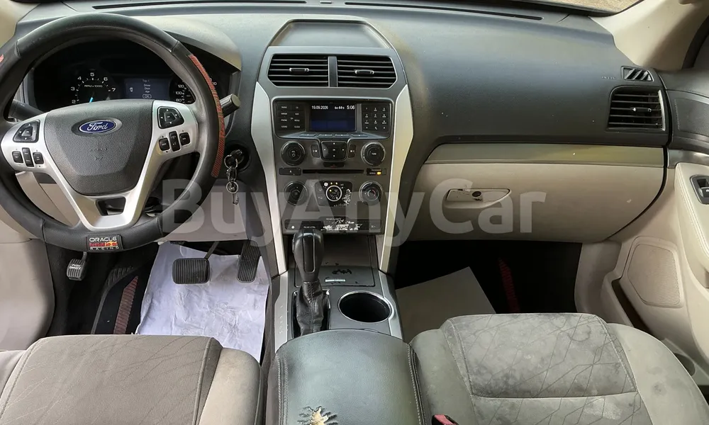 Vehicle photo 9