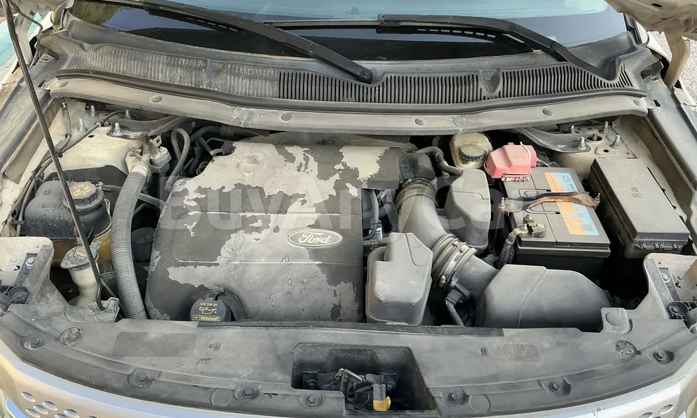Vehicle photo 6