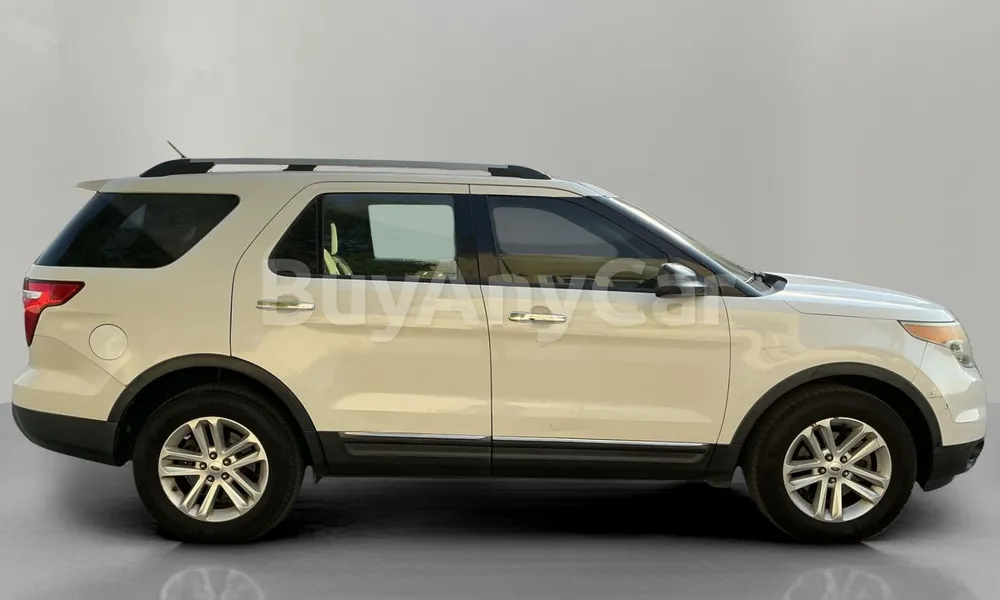 Vehicle photo 3