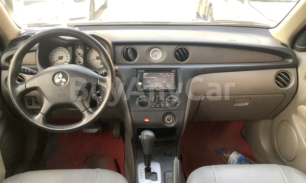 Vehicle photo 8