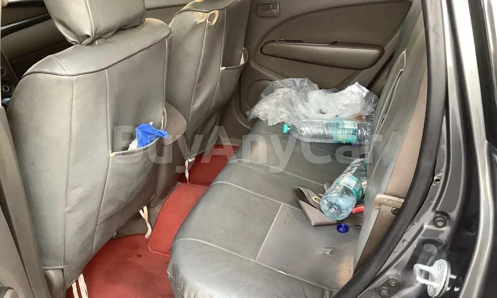 Vehicle photo 9