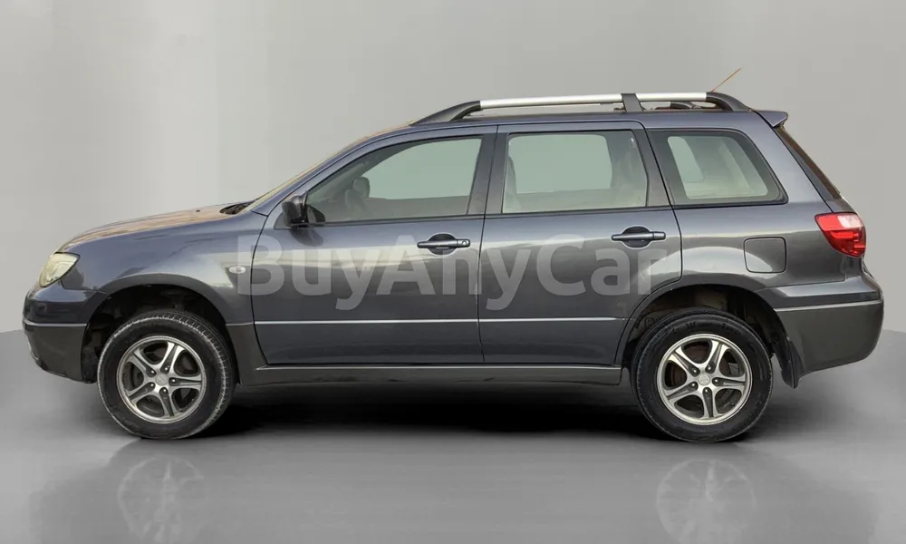Vehicle photo 4