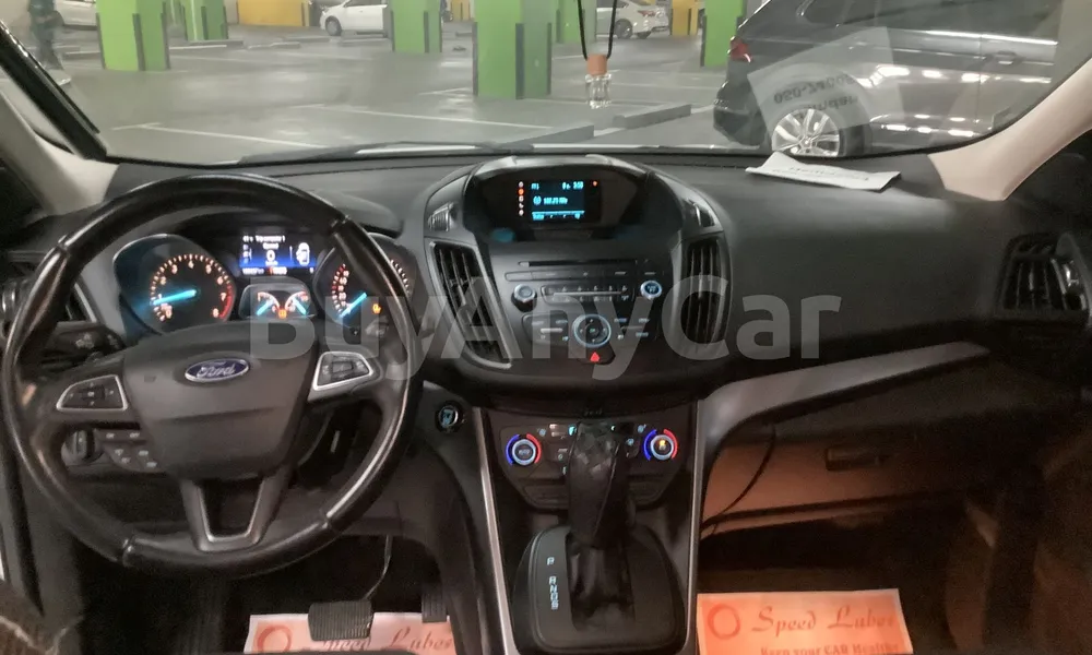 Vehicle photo 9