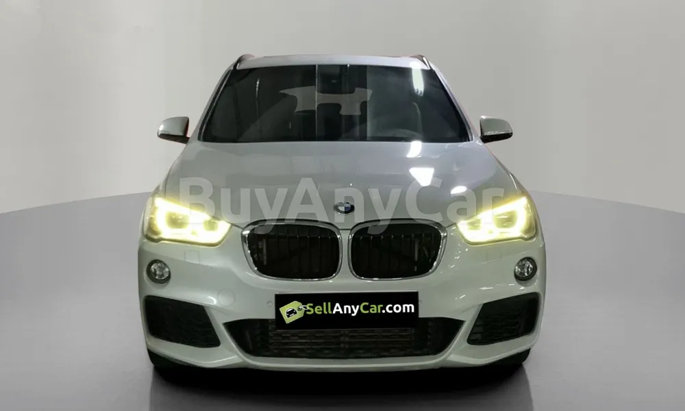 Vehicle photo 1