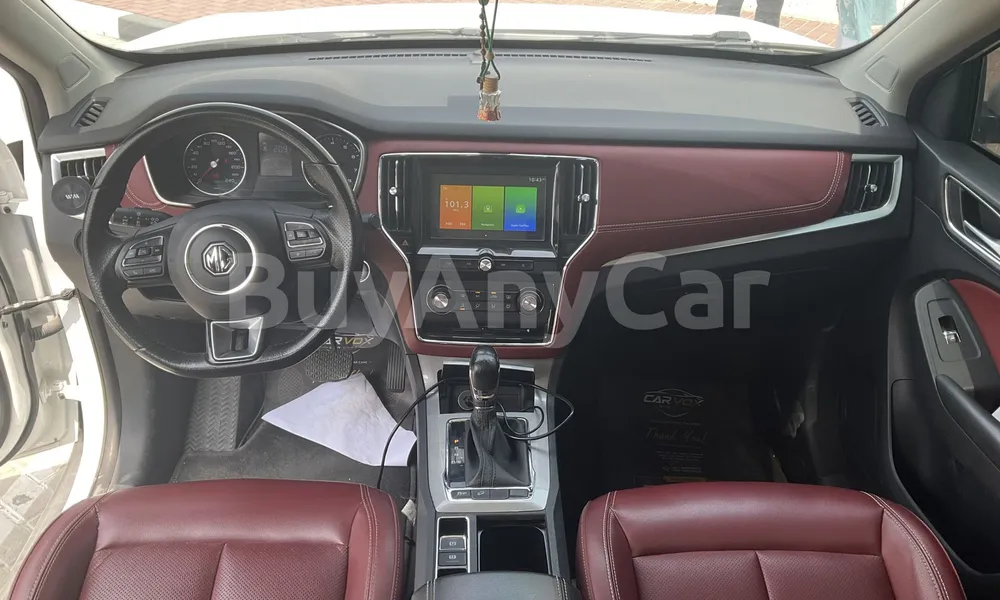 Vehicle photo 9