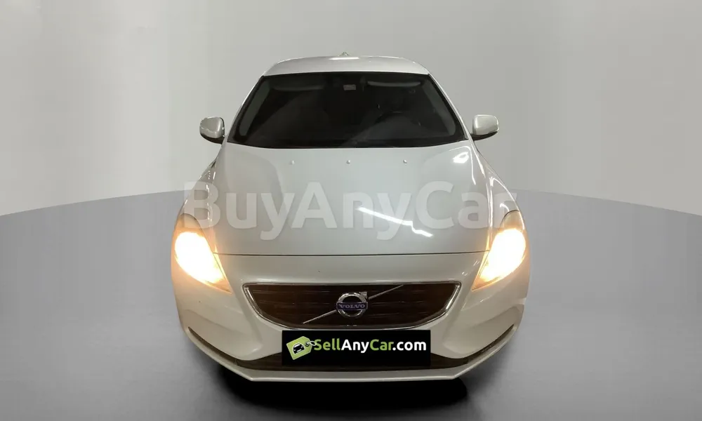 Vehicle photo 1