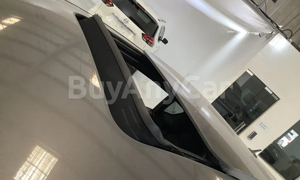 Vehicle photo 6