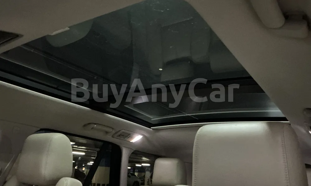 Vehicle photo 9