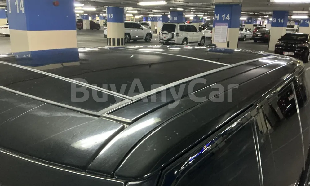 Vehicle photo 6