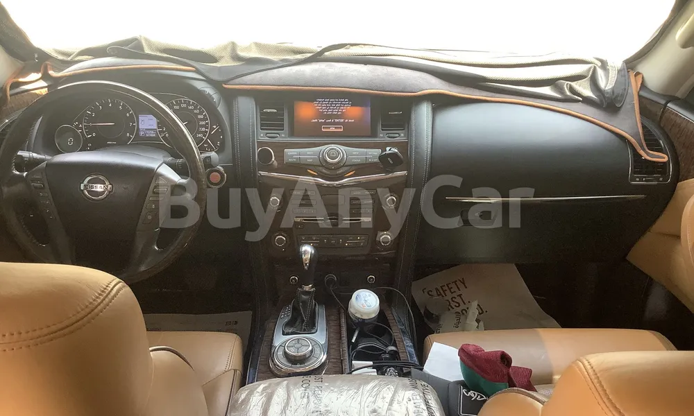 Vehicle photo 9