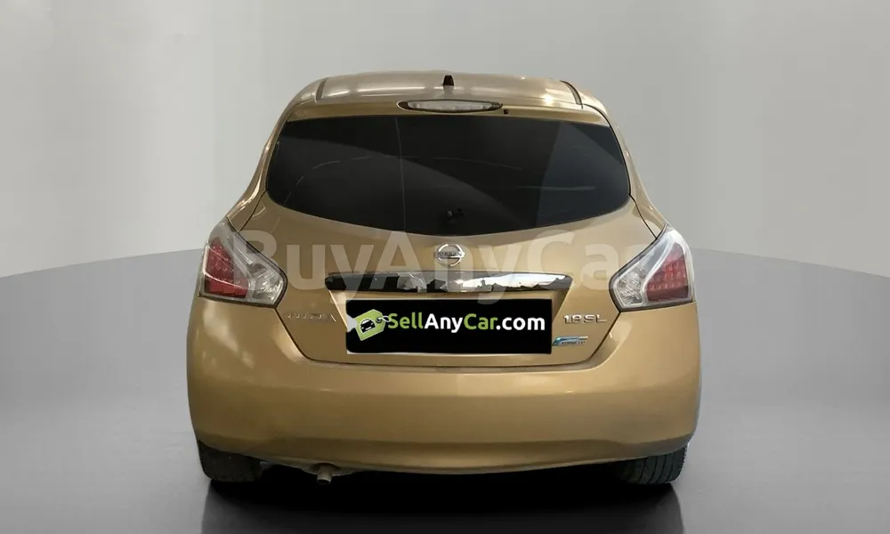 Vehicle photo 2