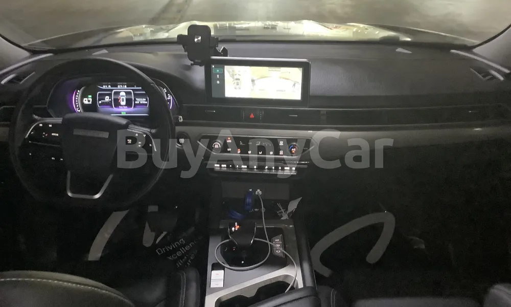 Vehicle photo 8