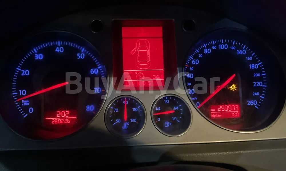 Vehicle photo 6