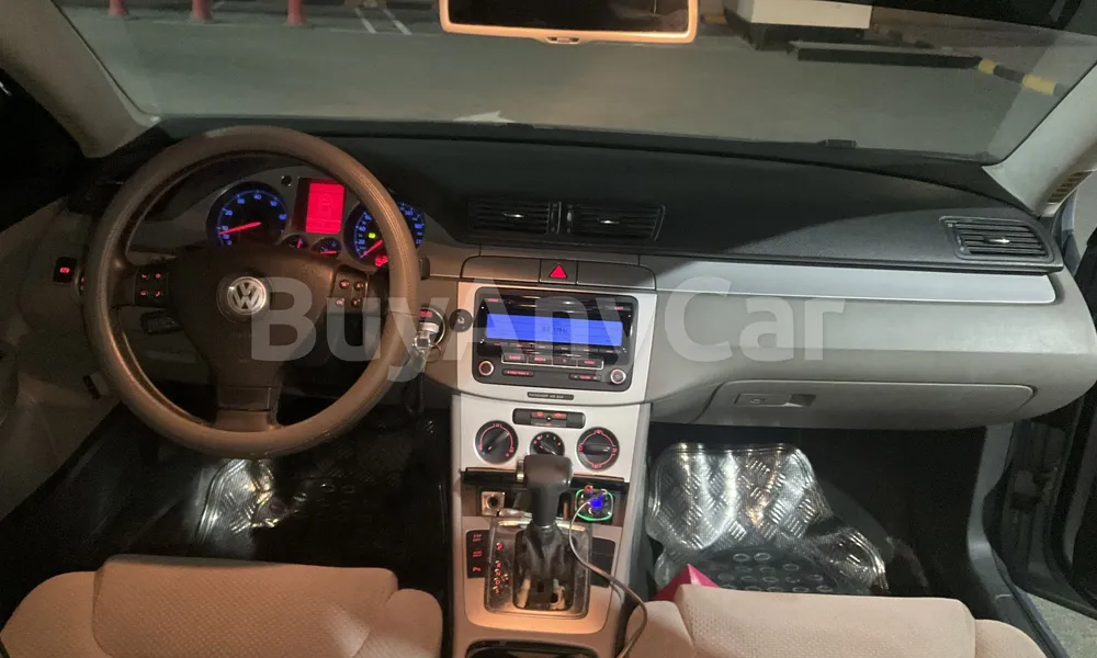 Vehicle photo 8
