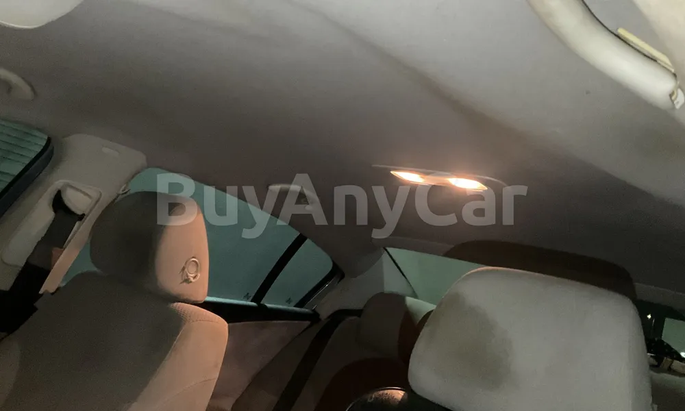 Vehicle photo 9