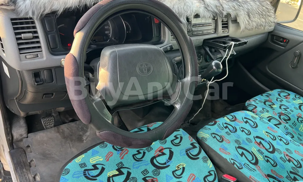 Vehicle photo 8