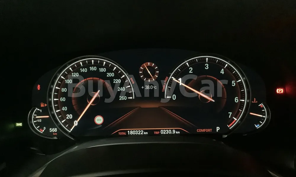 Vehicle photo 7