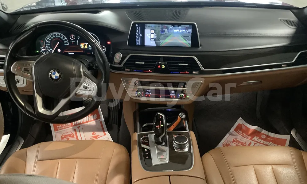 Vehicle photo 8