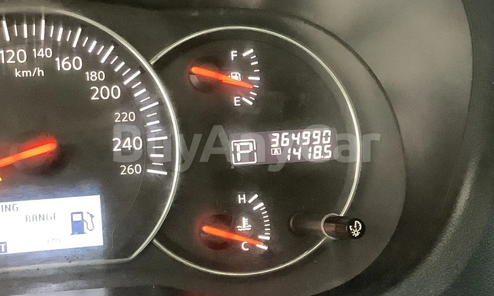 Vehicle photo 7