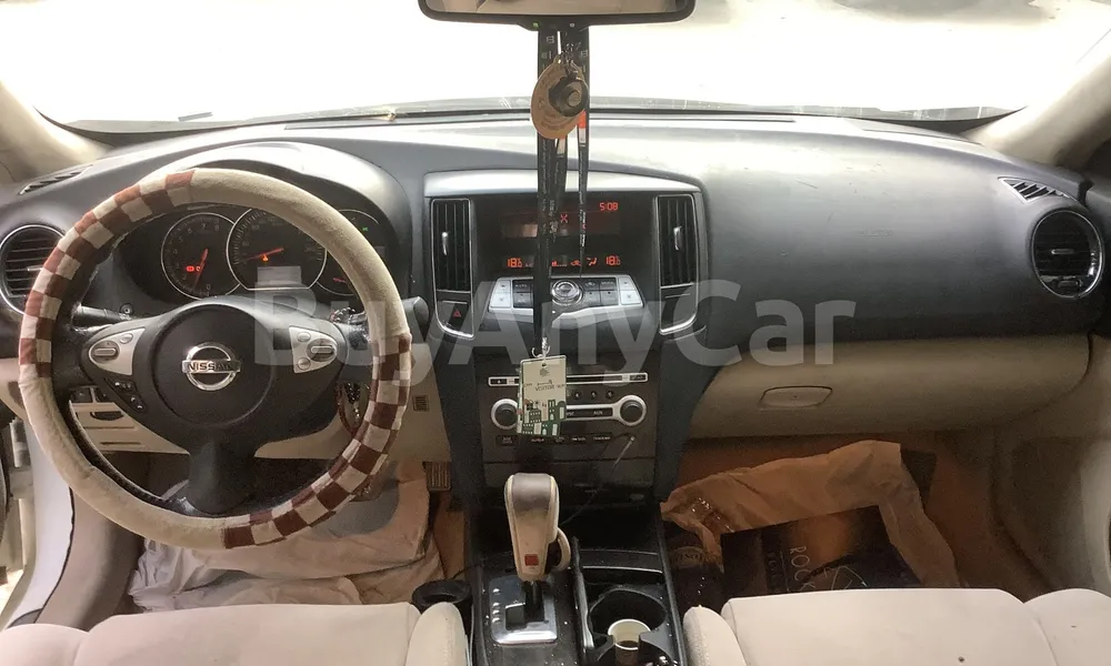 Vehicle photo 8