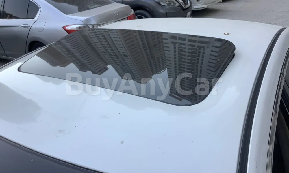 Vehicle photo 5
