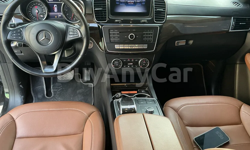 Vehicle photo 8