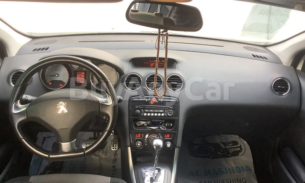 Vehicle photo 8