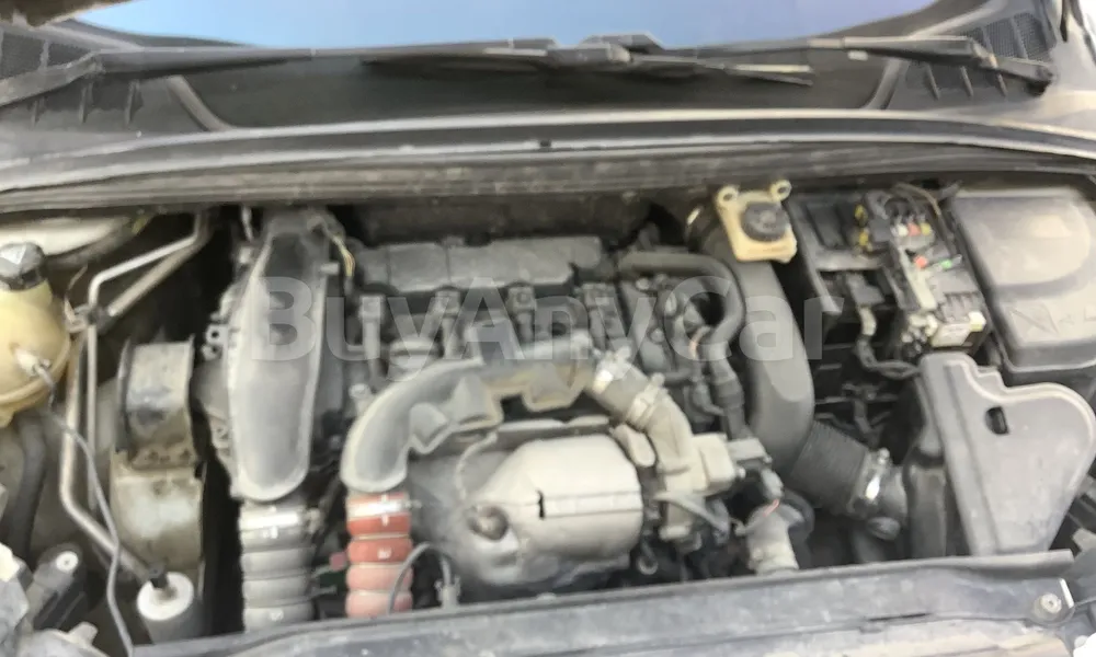 Vehicle photo 7