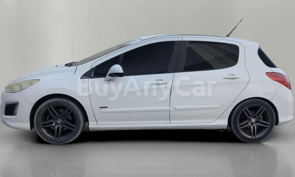 Vehicle photo 4