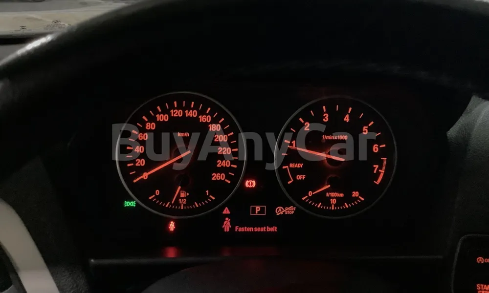 Vehicle photo 6