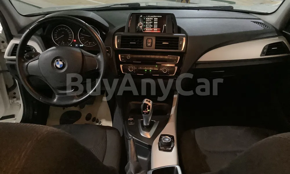 Vehicle photo 8