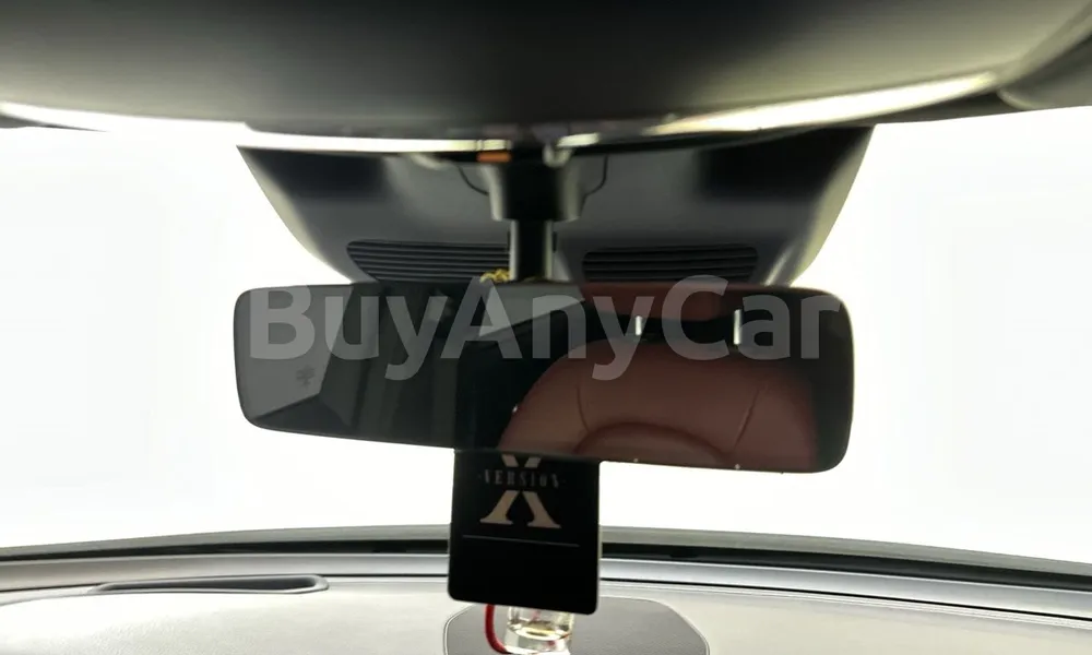 Vehicle photo 13