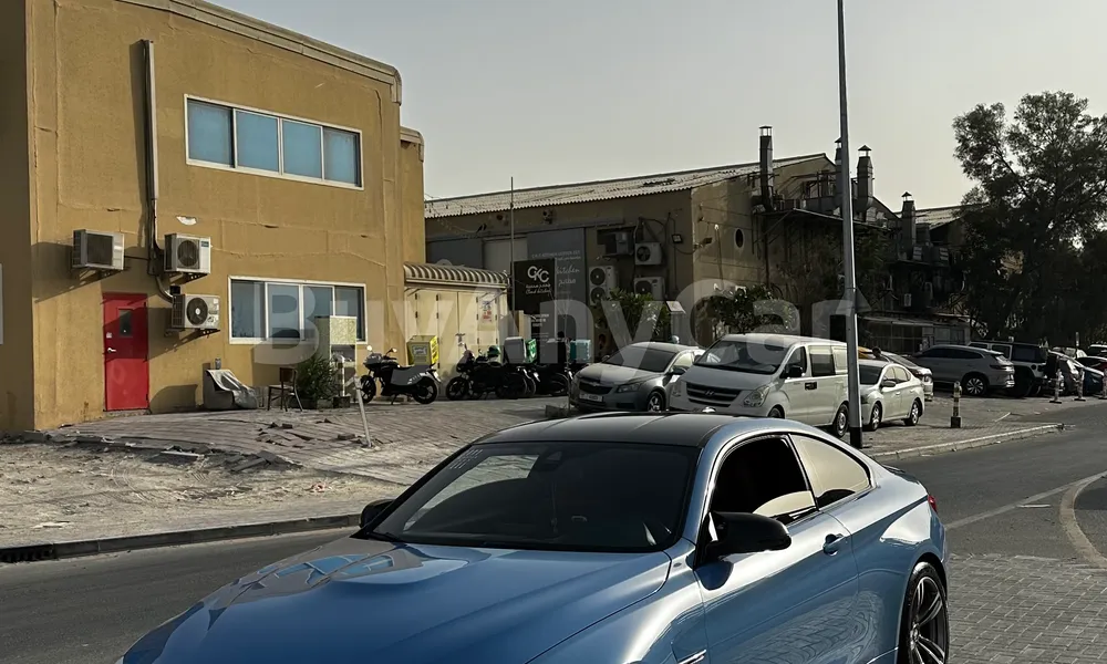 Vehicle photo 6