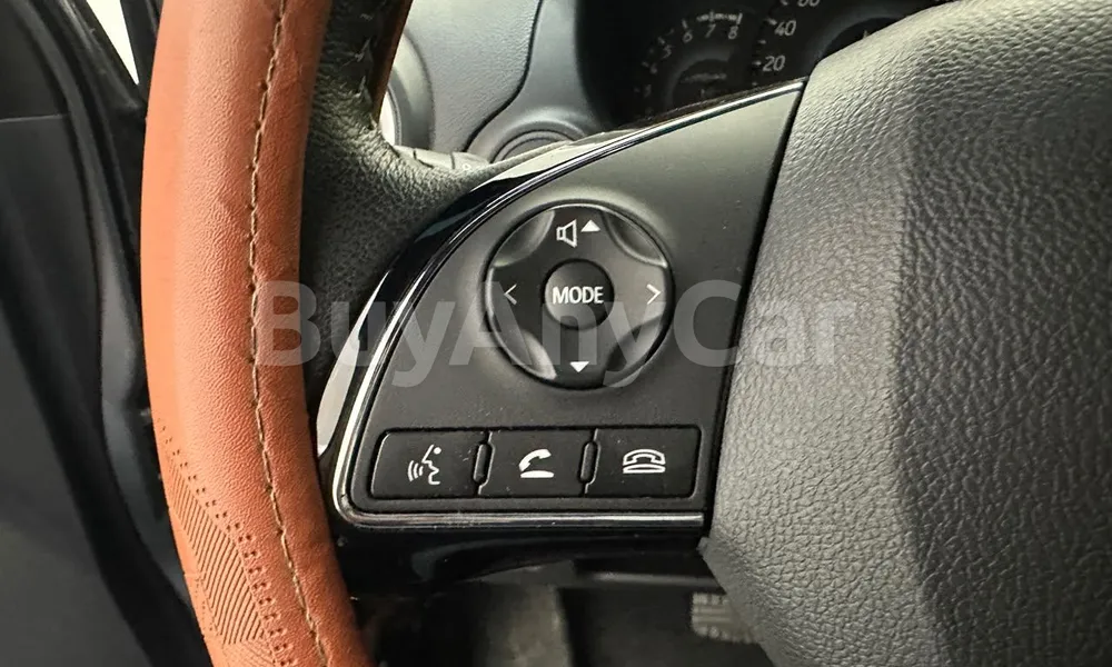 Vehicle photo 12
