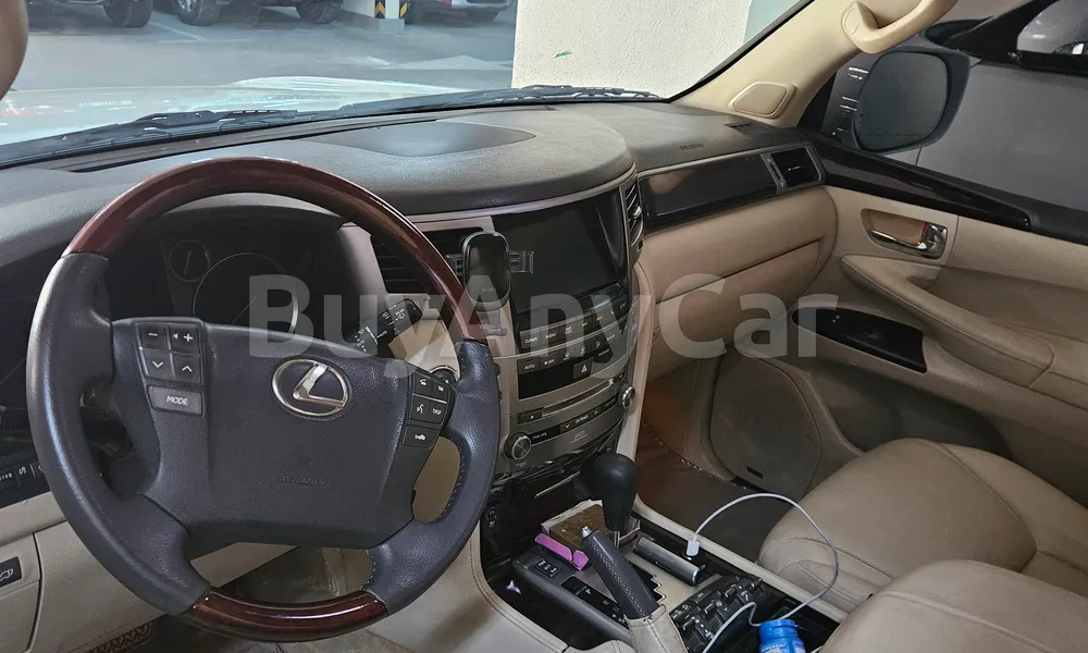 Vehicle photo 4