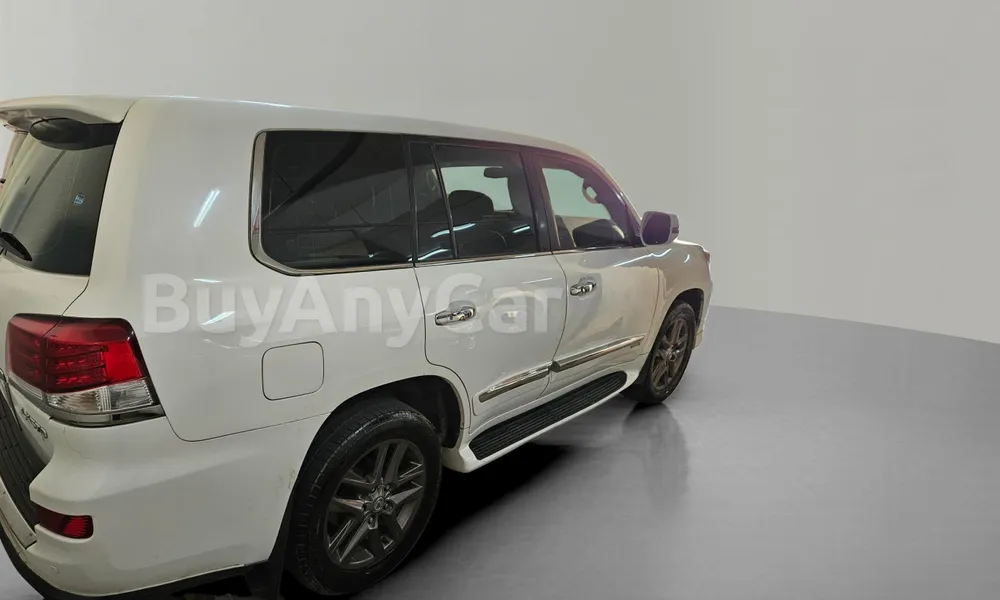 Vehicle photo 2