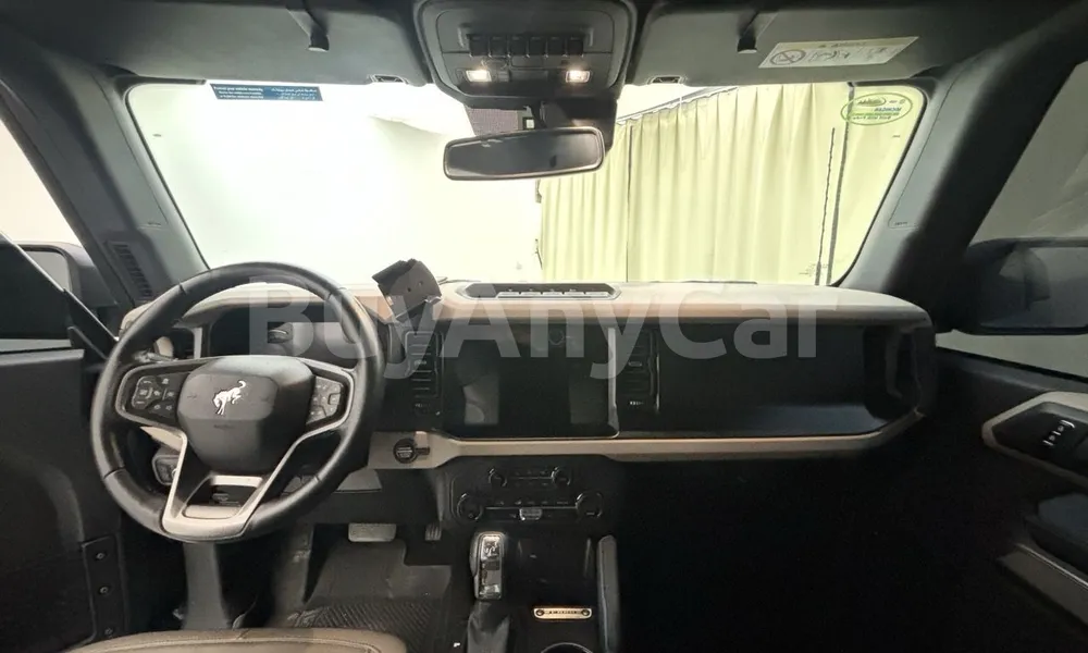 Vehicle photo 5