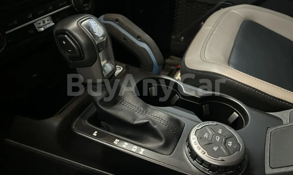 Vehicle photo 10