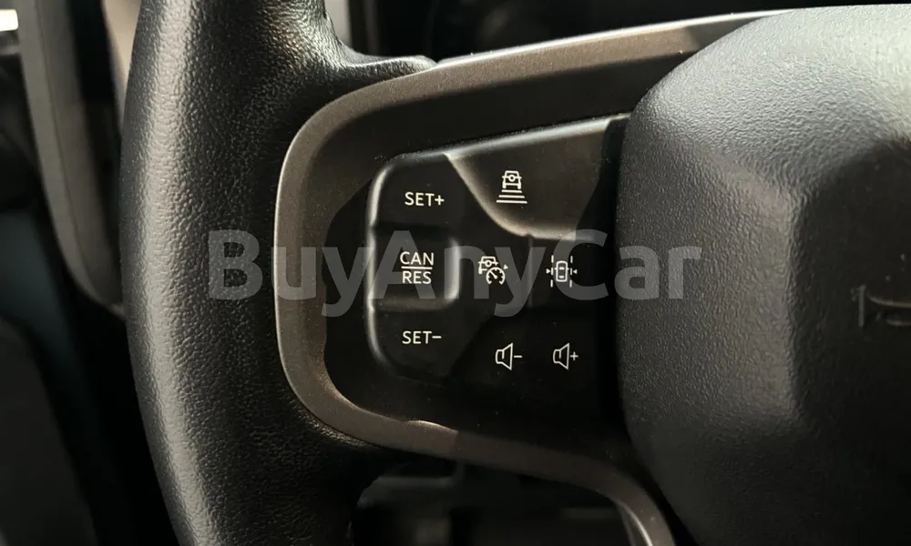 Vehicle photo 11