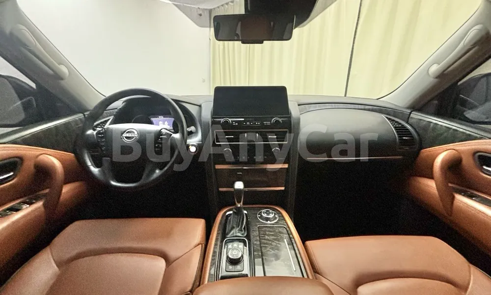 Vehicle photo 8