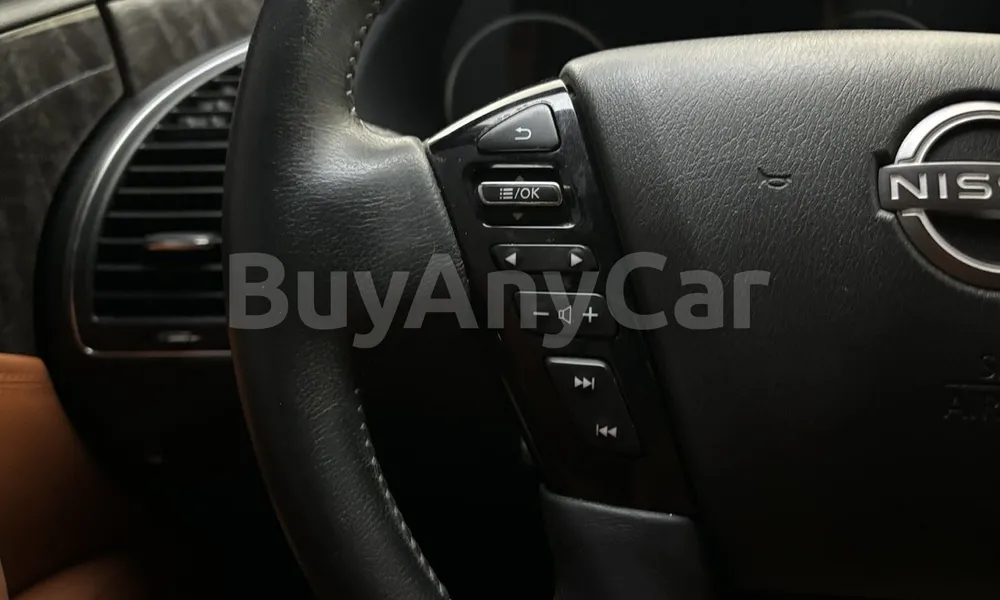 Vehicle photo 11
