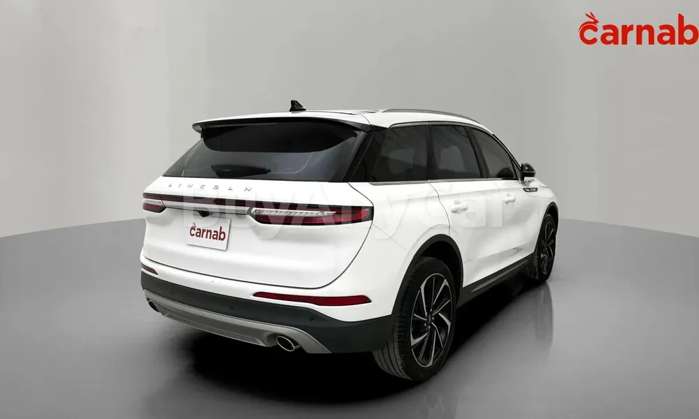 Vehicle photo 8