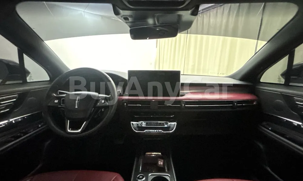 Vehicle photo 6