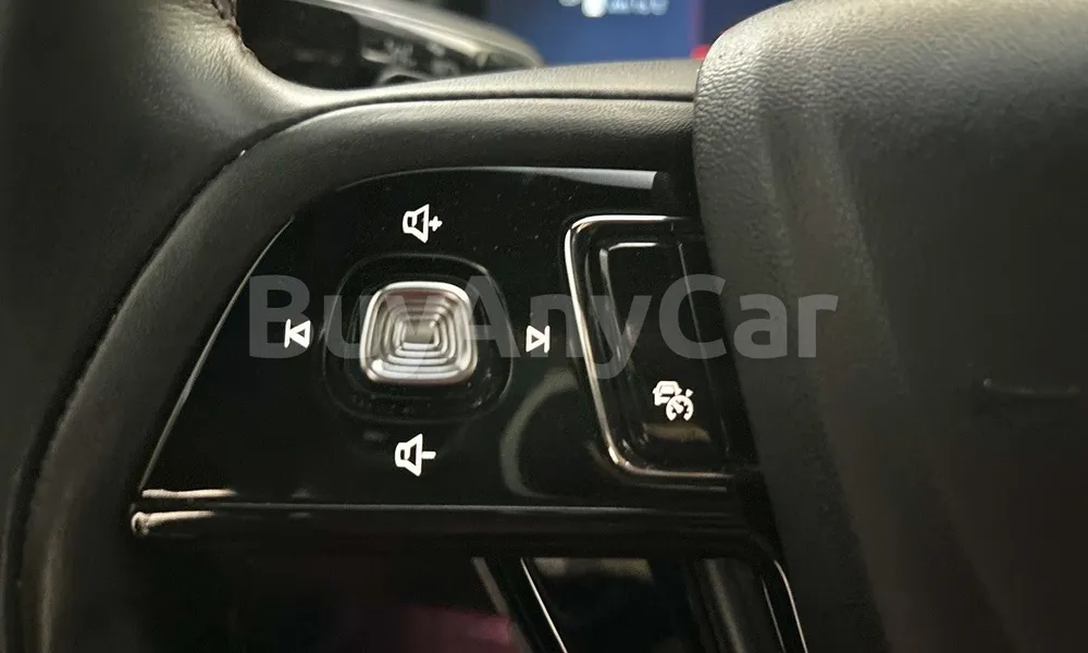 Vehicle photo 11